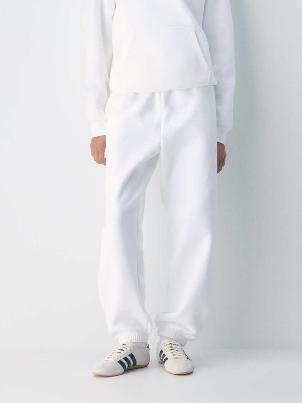 Aritzia Sweatfleece Cozy Fleece Mega Fit Sweatpants Joggers - White - Size XXS